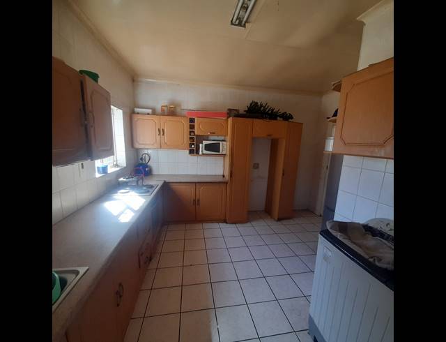 3 BEDROOM FREESTANDING SOLD IN STILFONTEIN EXT 4